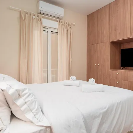 Koukaki Jacuzzi Retreat * Athens