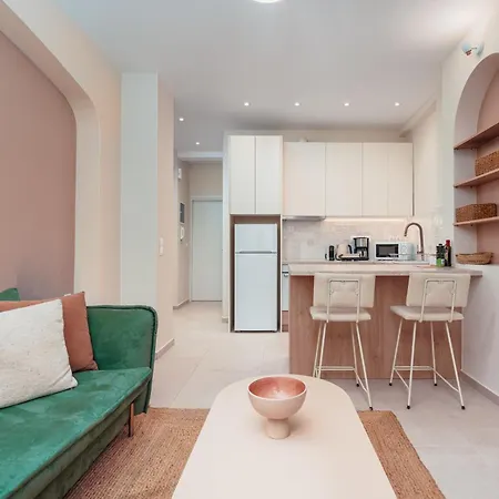Koukaki Jacuzzi Retreat Apartment Athens