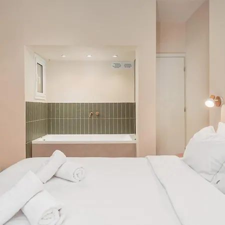 Koukaki Jacuzzi Retreat